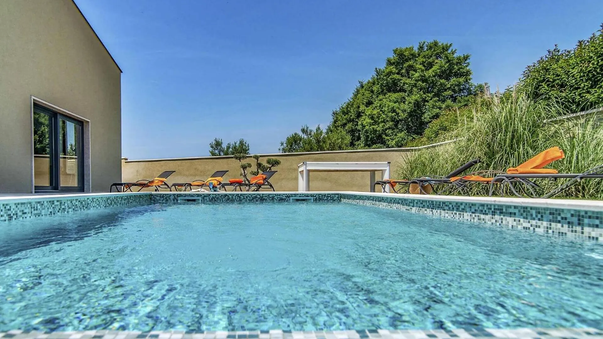 Villa Cesarica By Villa Plus contacts